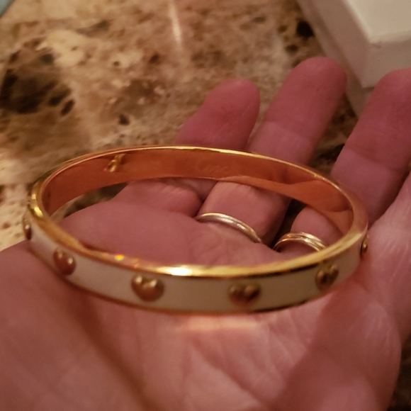 New Coach Enameled Heart Bangke Bracelet - Picture 14 of 14